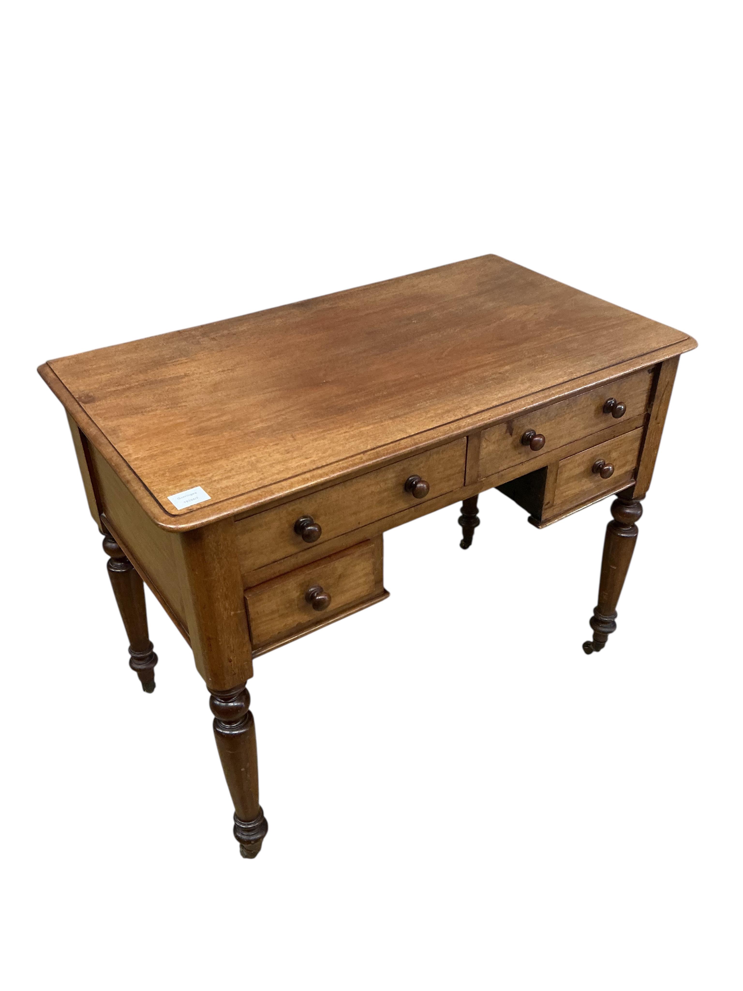 A Victorian mahogany kneehole dressing table, width 91cm, depth 51cm, height 74cm